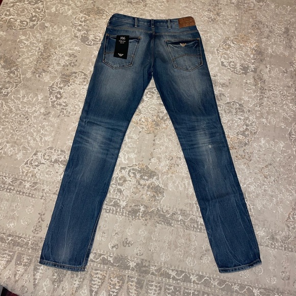 NEVER WORN Armani Mens jeans - Picture 2 of 8